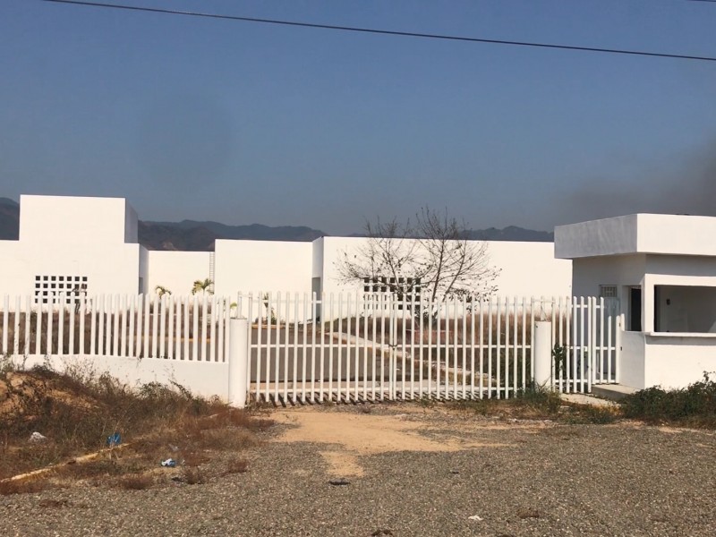 Estado retrasa apertura de nuevo hospital de Petatlán