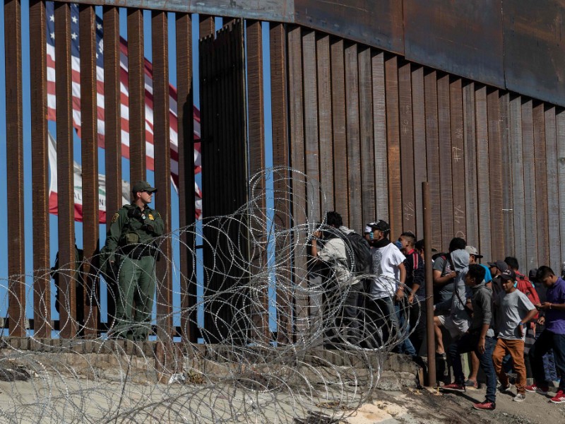 Estados Unidos amenaza con cárcel a quien cruce zonas restringidas