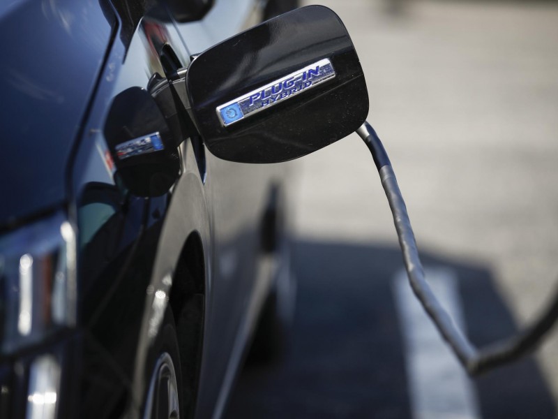 Estados Unidos amplía subsidios para vehículos eléctricos a empresas extranjeras