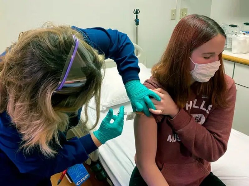 Estados Unidos permite vacunación en mayores de 16 años