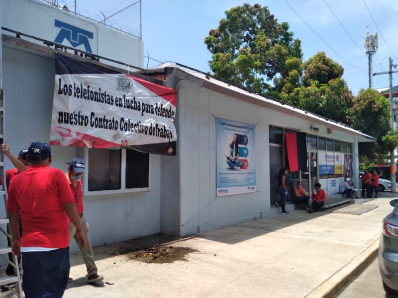 Estalla huelga de trabajadores sindicalizados de Telmex