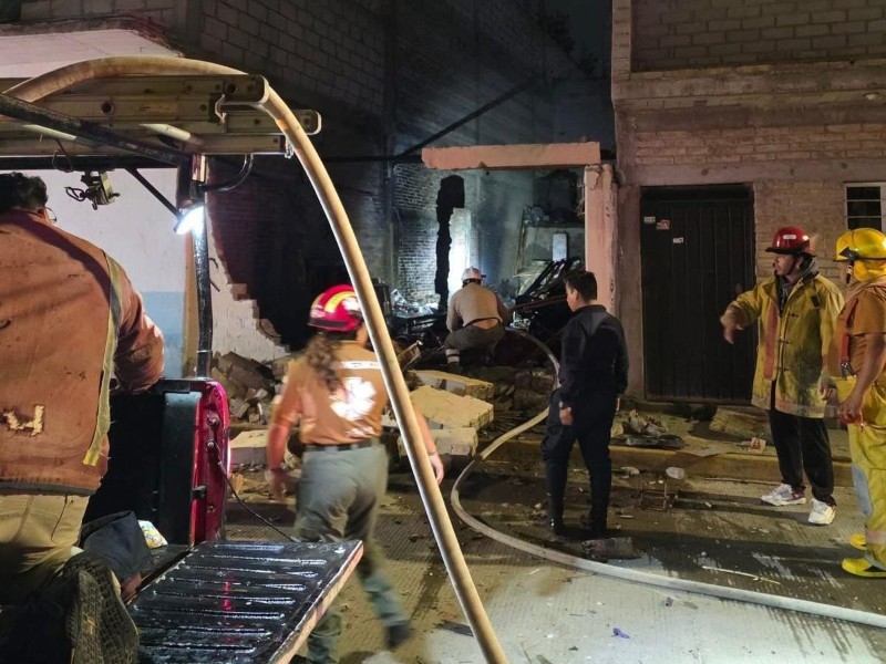 Estalla polvorín clandestino en Ajalpan