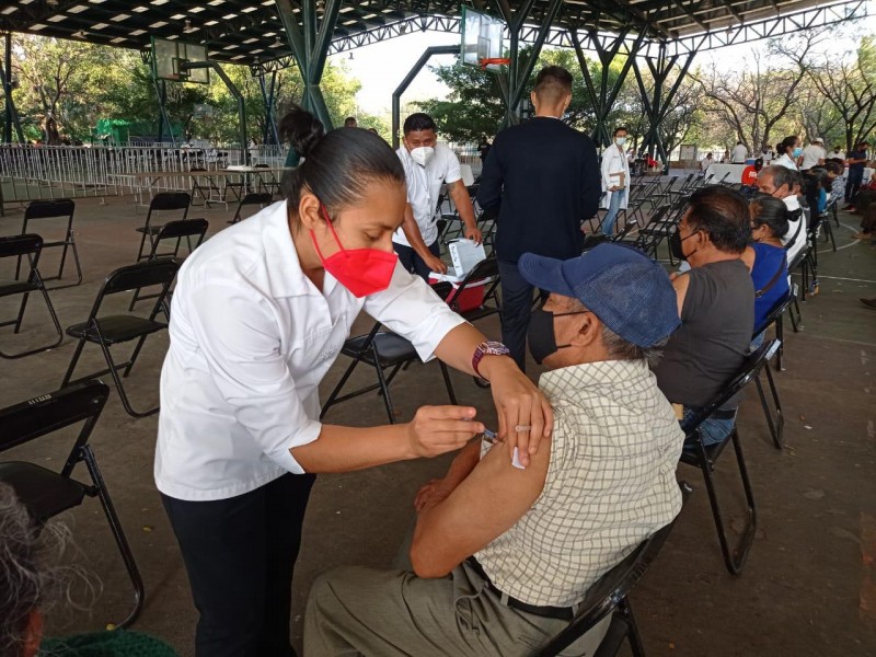 Este domingo se suspende vacunación anticovid