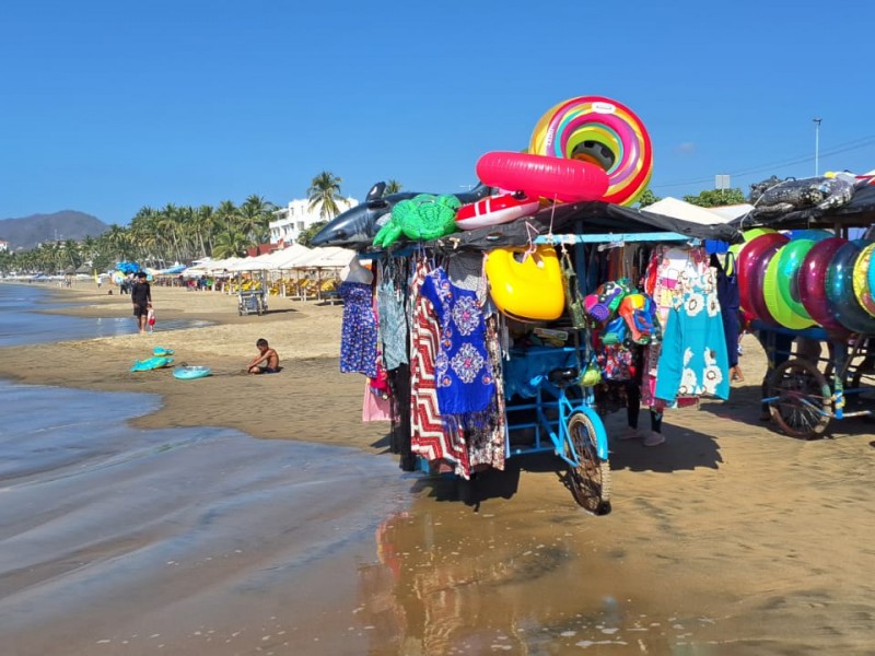 Este jueves, empiezan a llegar turistas a Manzanillo