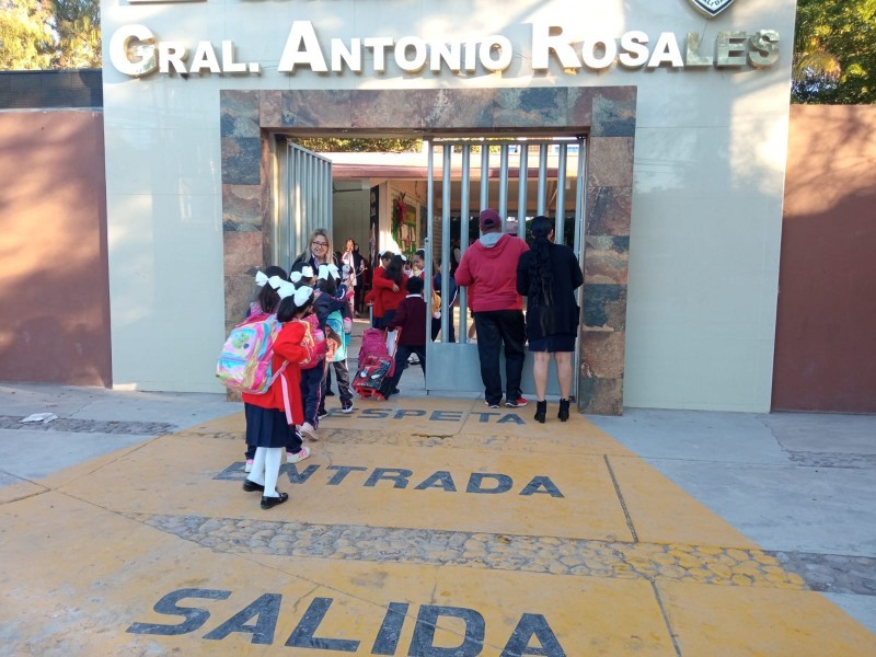 Este lunes regresan a clases estudiantes de Ahome