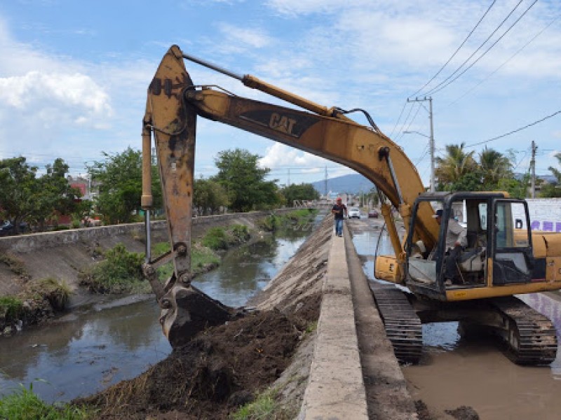 Este mes concluye la limpieza de canales en Tepic