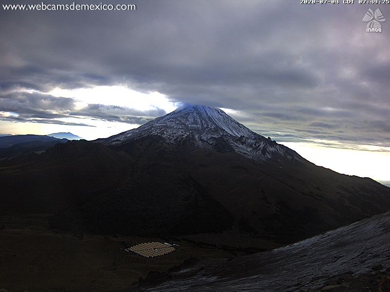 Este sábado, amaneció el Pico de Orizaba cubierto de nieve