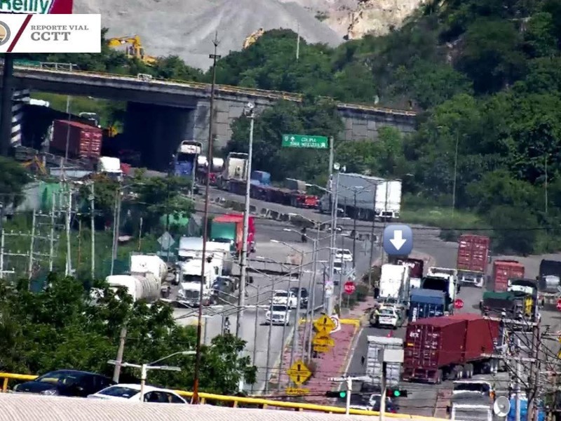 Este sábado, múltiples afectaciones en accesos al Puerto de Manzanillo