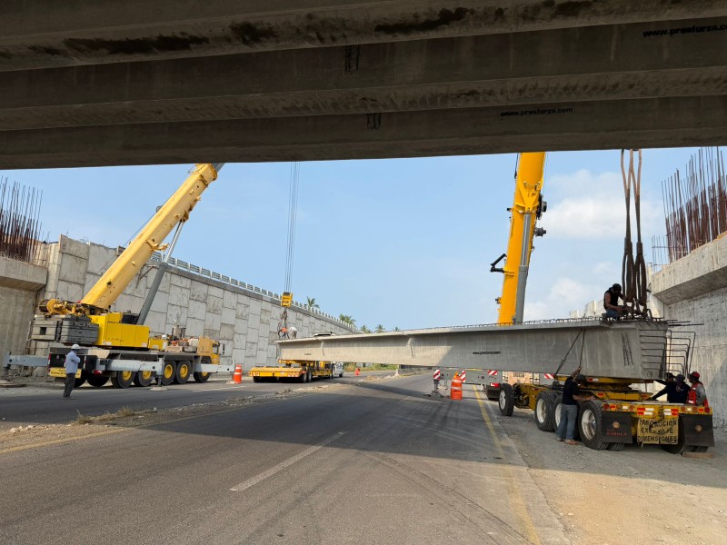 Este viernes, se realiza montaje de trabes en la autopista Colima-Manzanillo