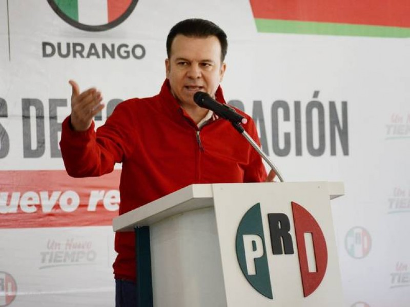 Esteban Villegas se registra como precandidato para gobernador de Durango