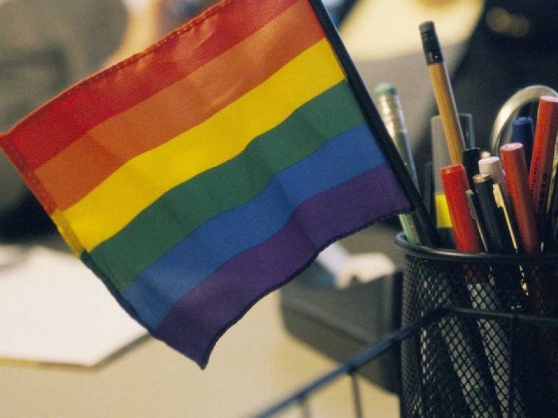 Estereotipos asociados a la población LGBT+ impide su inserción laboral