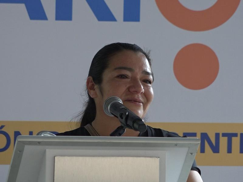 Esther se convirtió en cuidador primario de su hijo tras accidente