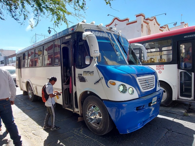 Estrés, maltrato psicológico, problemas que lidian diariamente choferes del transporte