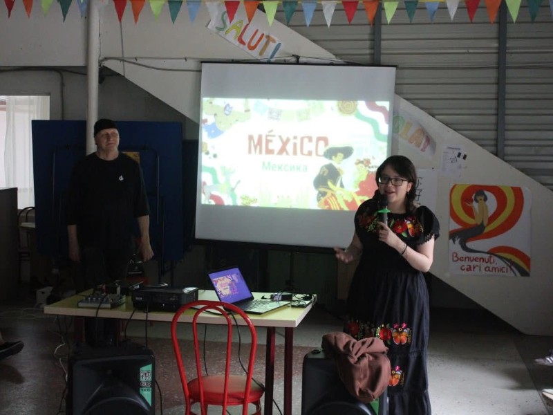 Estudiante huanimarense del CECYTEG lleva cultura mexicana a Rusia