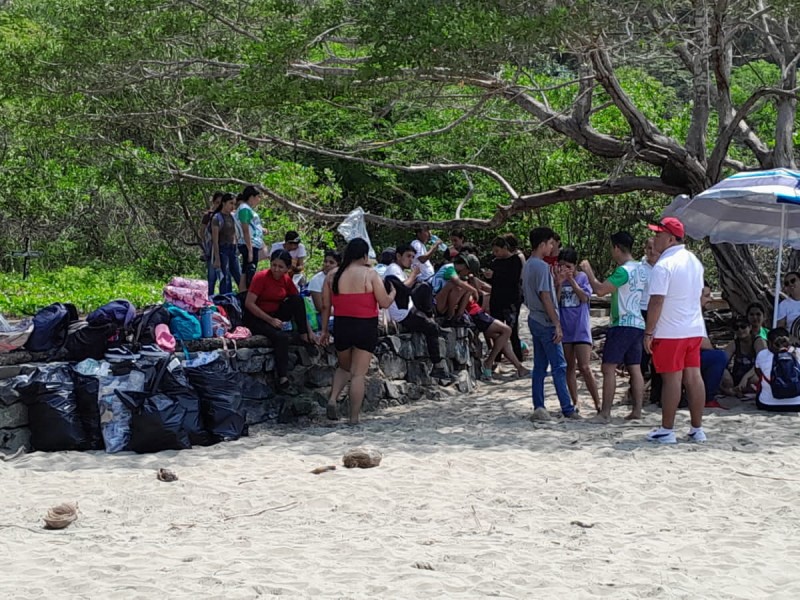 Estudiantes celebran Día Mundial del Turismo, impactando positivamente las playas