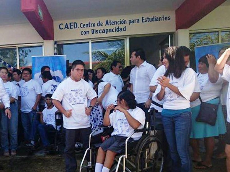 Estudiantes con discapacidad, fuera de estrategia educativa en línea