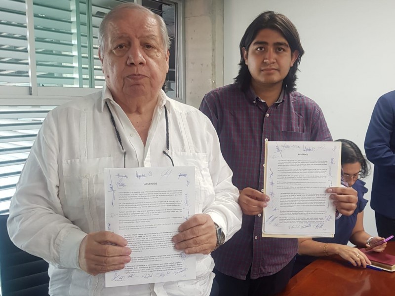 Estudiantes de CUCSH y autoridades de UdeG llegan a acuerdo