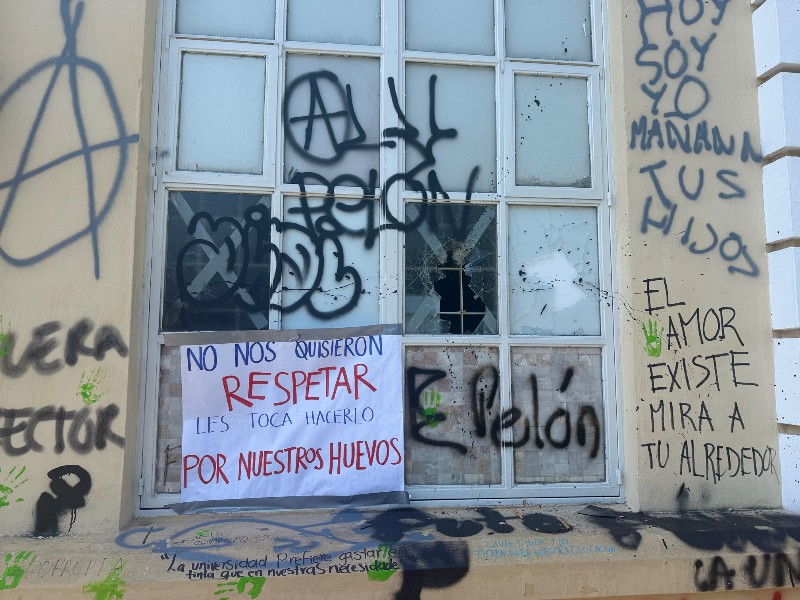 Consejeros estudiantes de la UAEMex exigen destitución del rector Barrera
