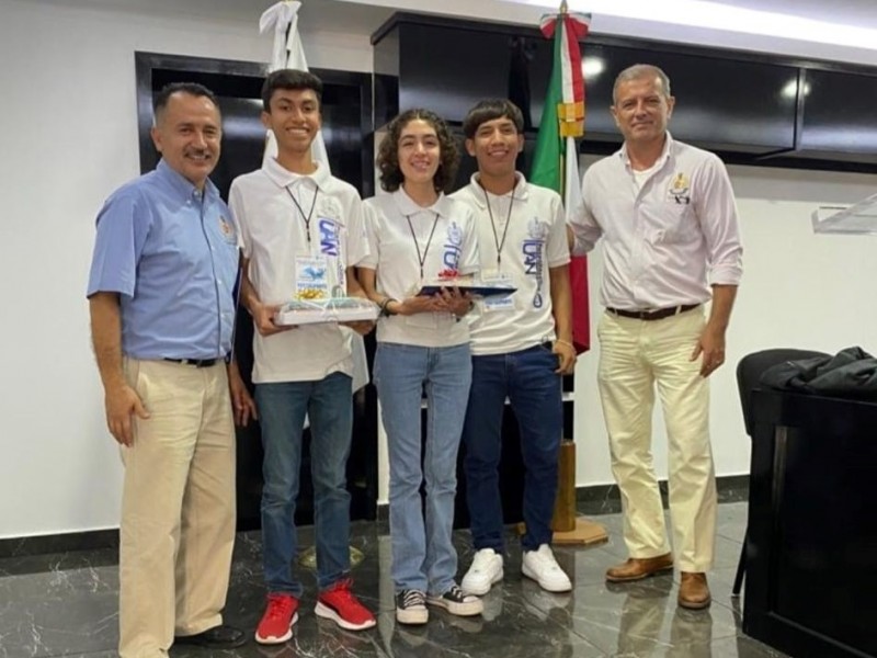Estudiantes de la UAN ganan concurso de ciencias