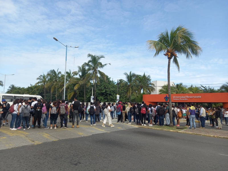 Estudiantes de la UV realizaron paro