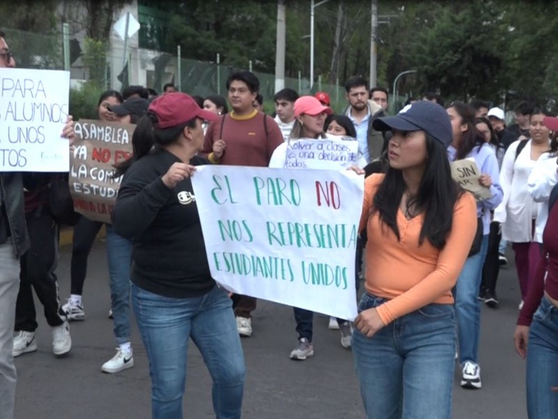 Estudiantes de UAEMEX marcharon, exigen regresar a las aulas