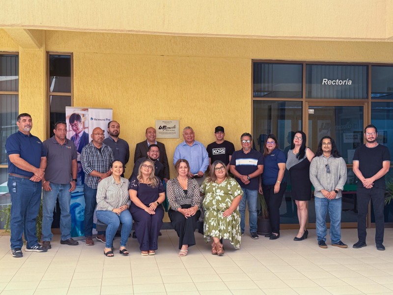 Estudiantes de UTH accederán a tecnología avanzada para aprender inglés
