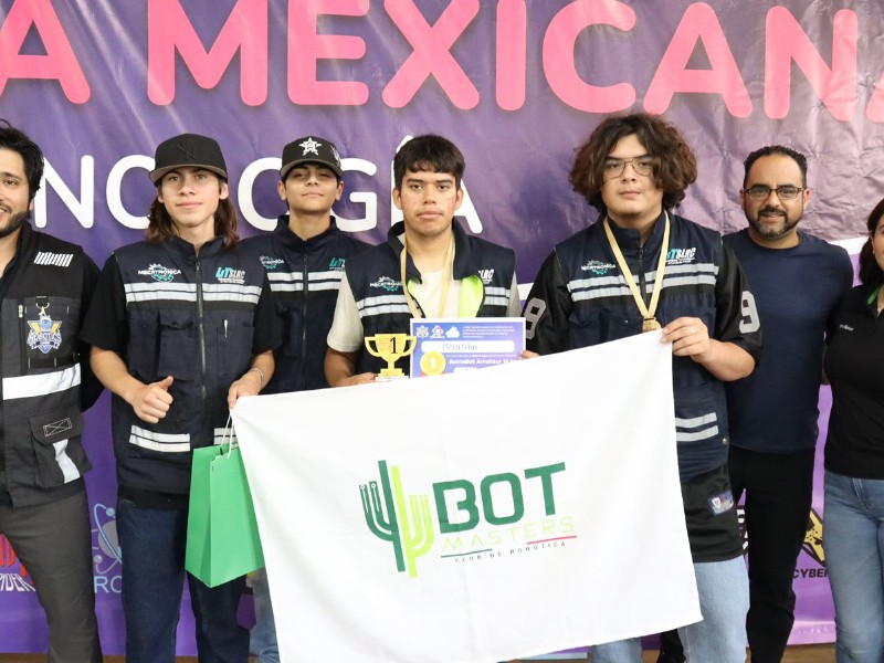 Estudiantes de Utslrc dominan torneo de robótica en Ensenada