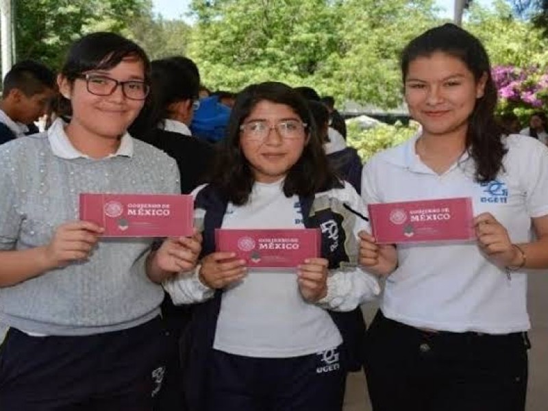 Estudiantes deberán cobrar beca Benito Juárez este sábado