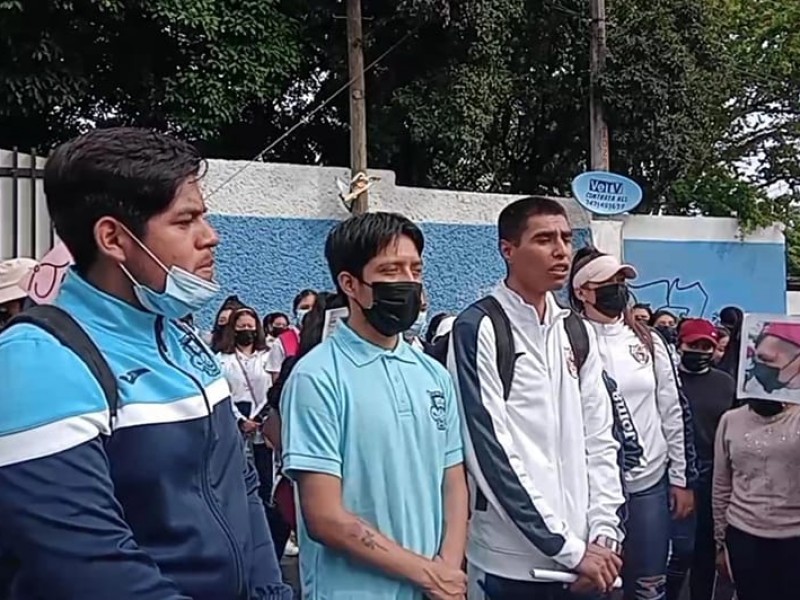 Estudiantes del FUNPEG cierran normales del estado tras repliegue