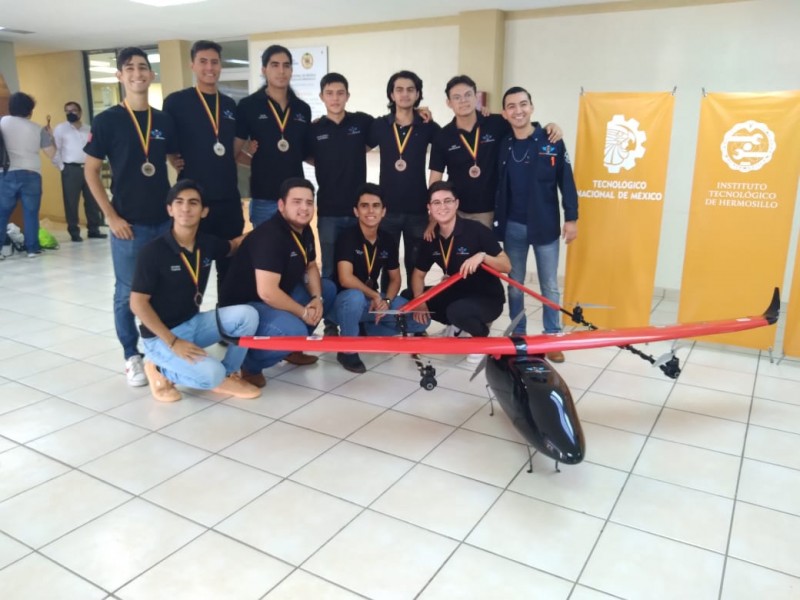 Estudiantes del ITH ganan tercer lugar en competencia New Flying