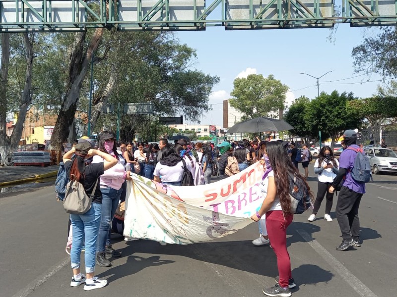 Estudiantes denuncian hostigamiento y acoso sexual en instituciones