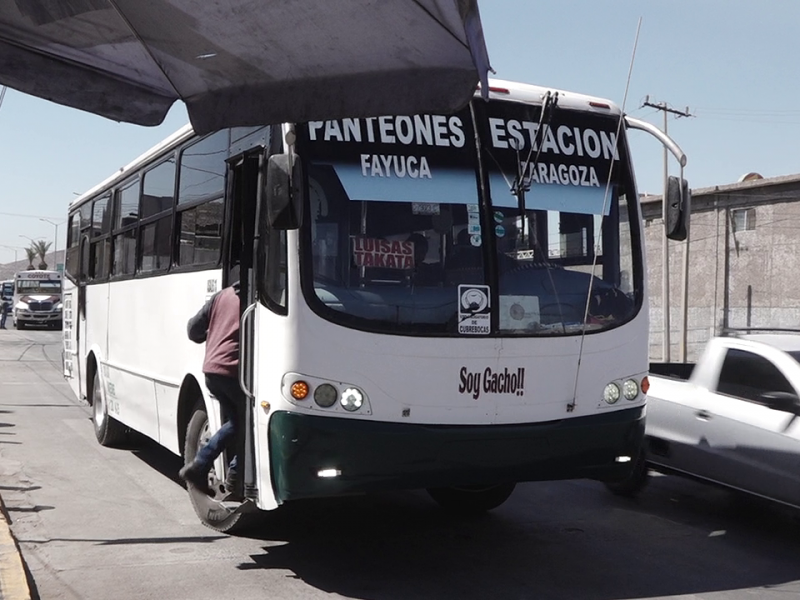 Estudiantes en desacuerdo en aumento a tarifa de camiones