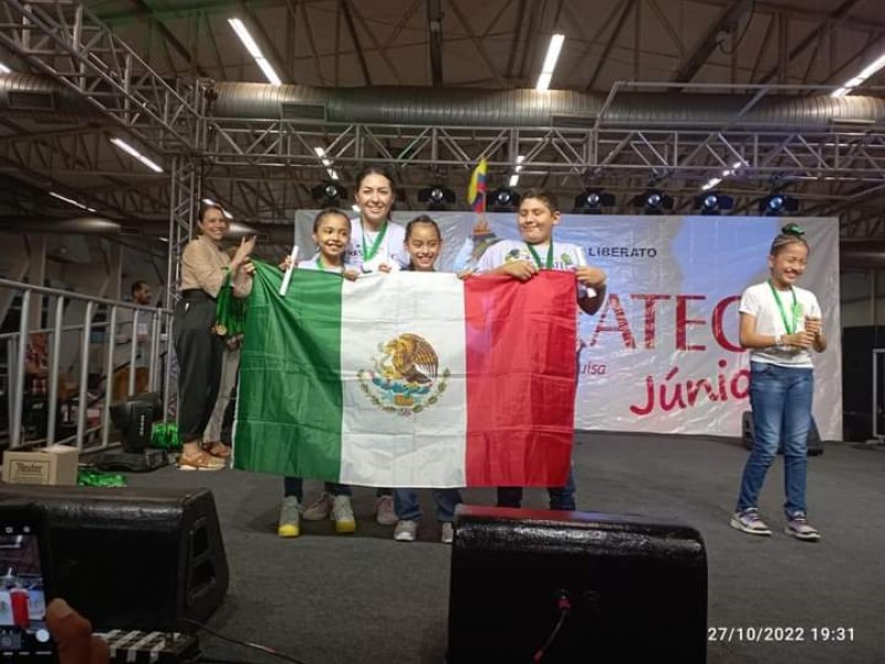 Estudiantes Nayaritas logran 1er lugar en Feria de Ciencia