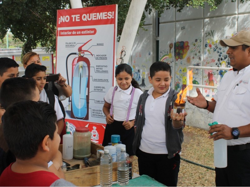 Estudiantes participan en Semana Estatal de PC