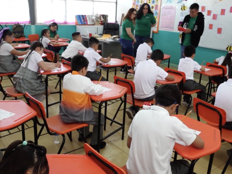 Estudiantes pasan a etapa estatal de spelling bee