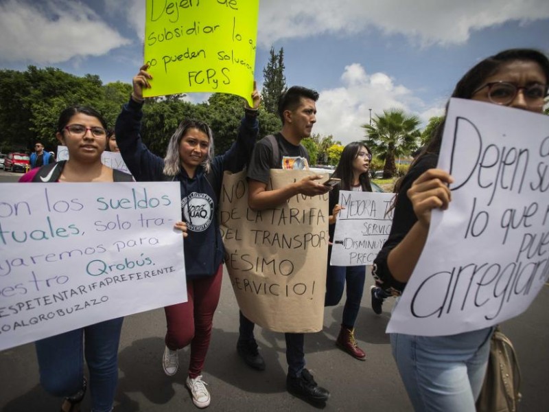 Estudiantes piden ser inmunizados por Covid-19