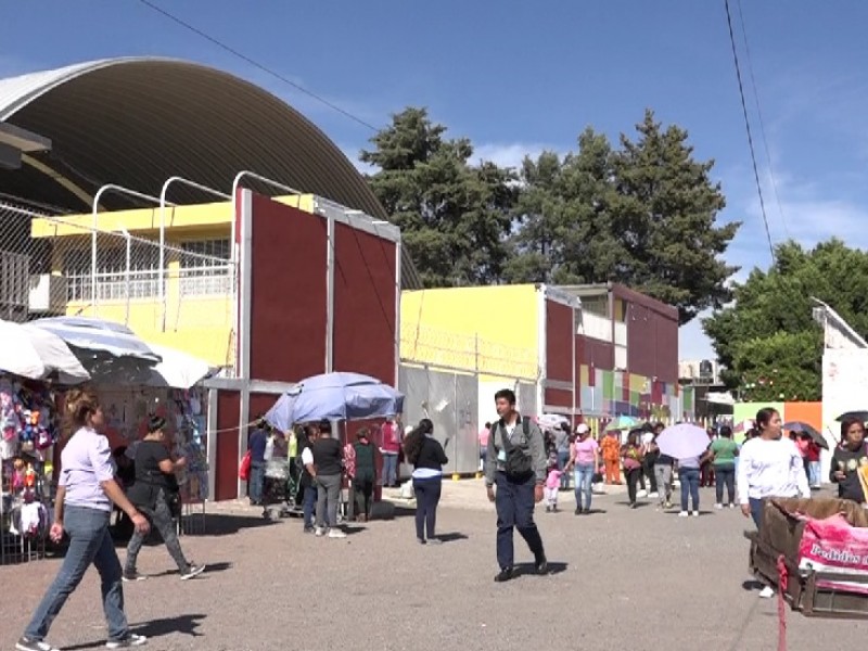 Estudiantes poblanos regresan a clases