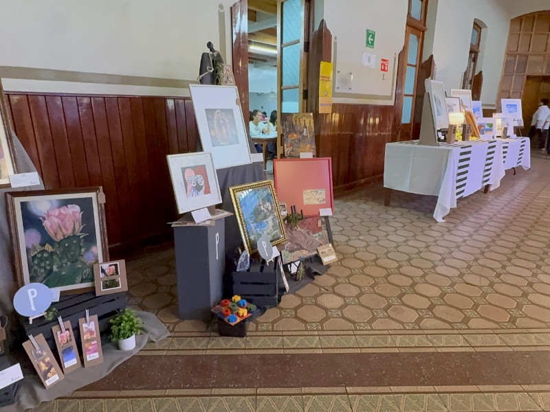 Estudiantes presentan trabajos y productos en expoventa