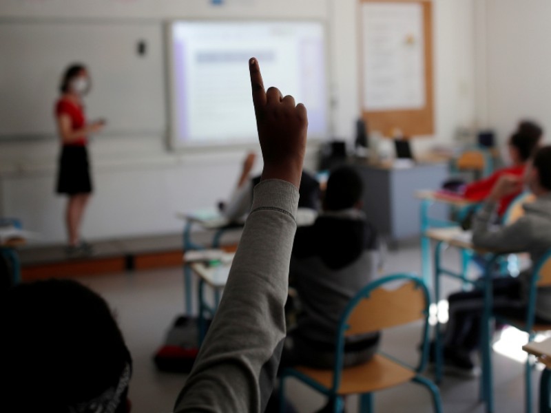 Estudiantes regresarán a clases hasta que el semáforo sea verde