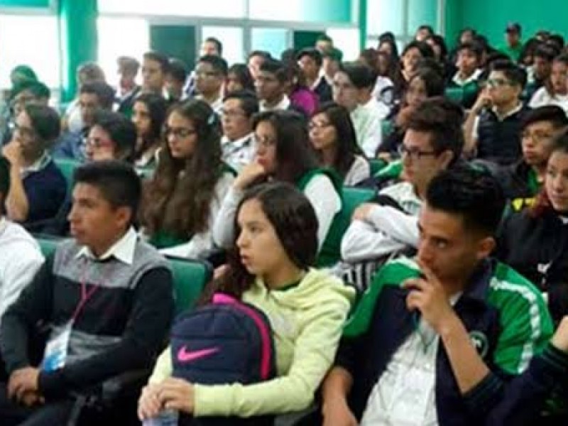 Estudiantes tendrán un mes de vacaciones