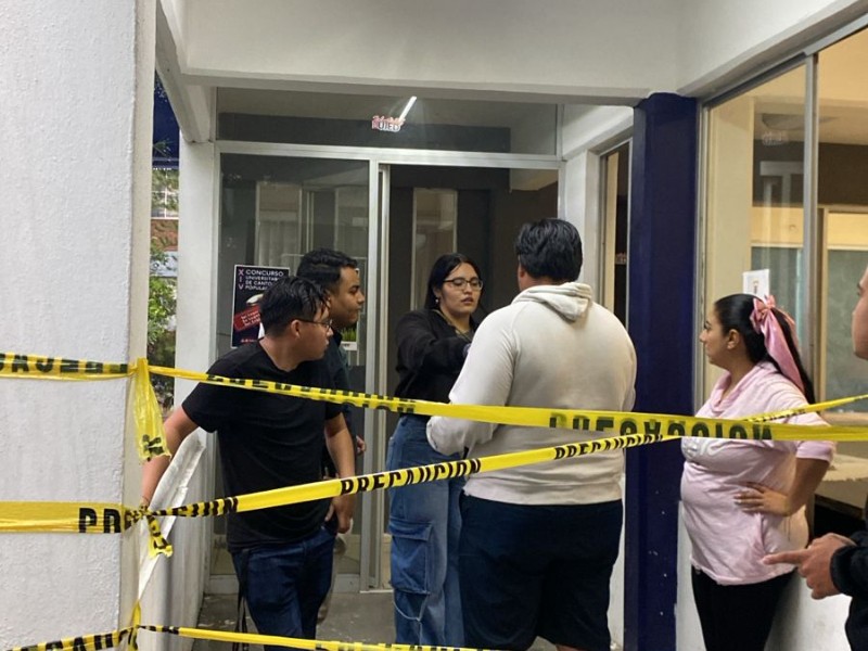 Estudiantes toman sociedad del CESA por denuncias de robo y abuso