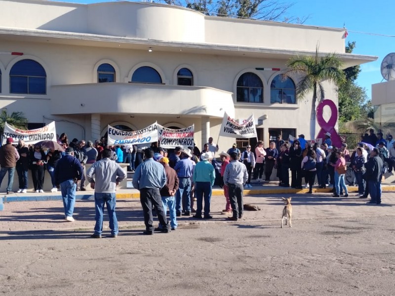 Etchojoa: Protestan sindicalizados por incumplimiento a contrato laboral