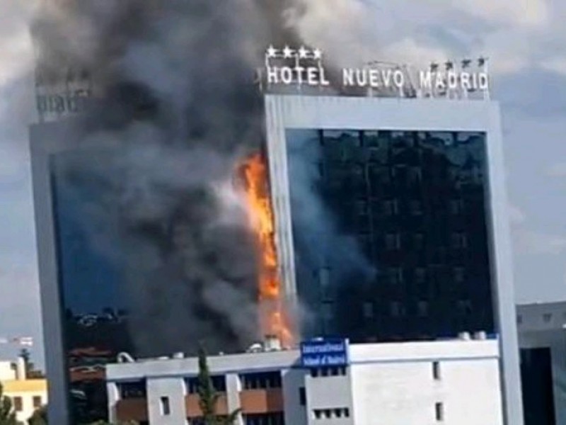 Evacuan a 200 personas por incendio de hotel en Madrid