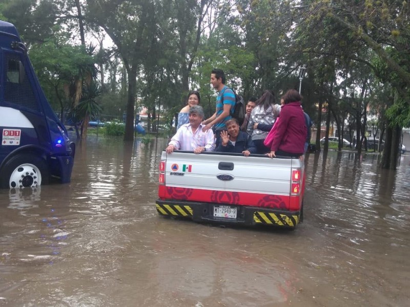 Evacuan a 50 personas en CECONEXPO
