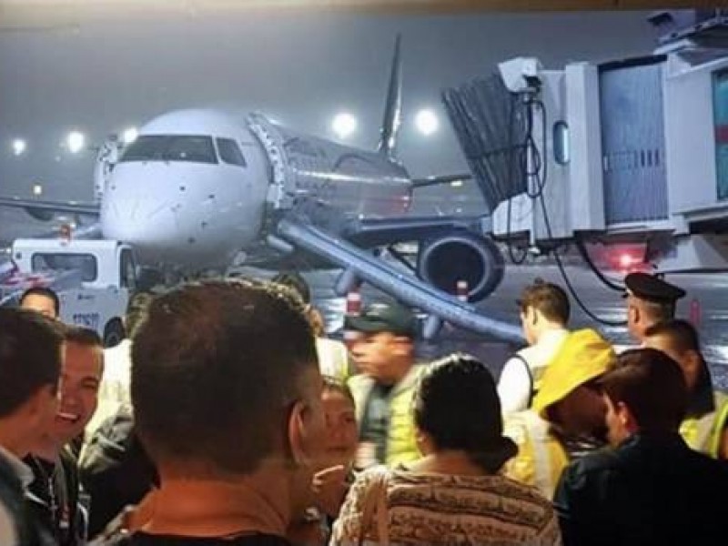 Evacúan  a pasajeros en avión de aeroméxico