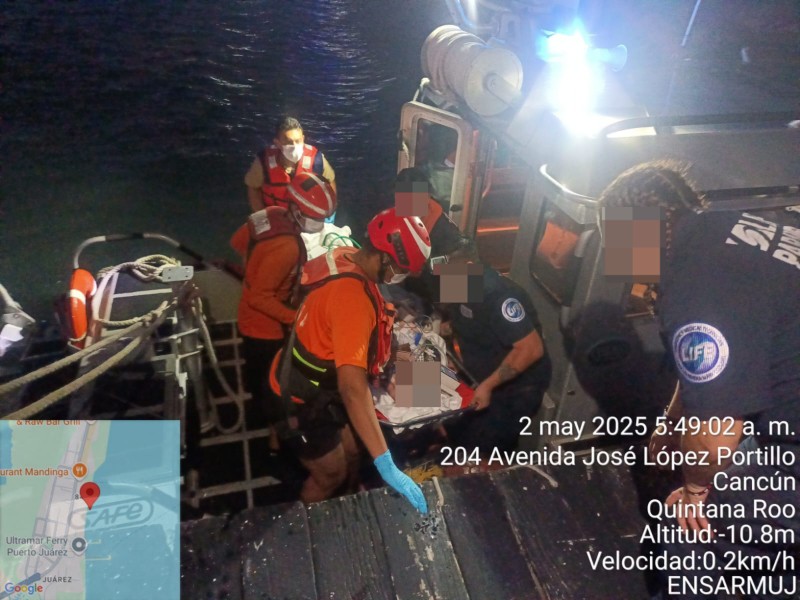 Evacúan adulto mayor por infarto en crucero en Quinta Roo