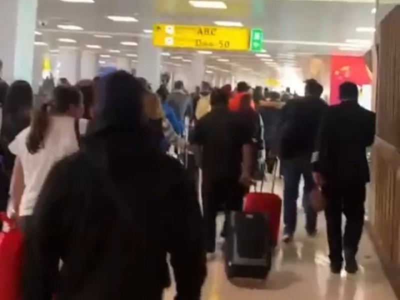 Evacúan Aeropuerto de Guadalajara por incendio