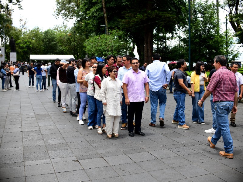 Evacuan edificios tras sismo perceptible en Xalapa