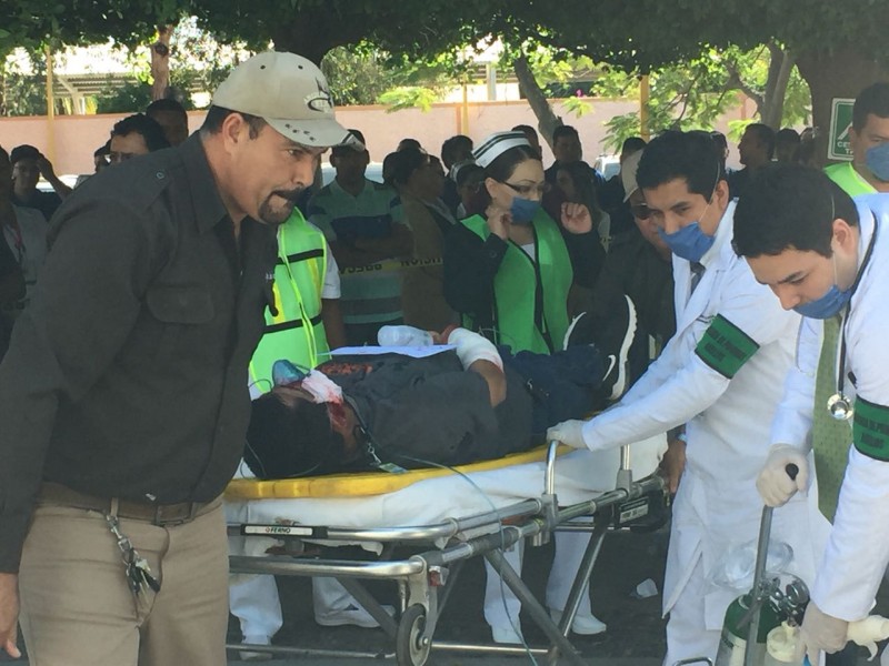 Evacuan en 4:30 minutos el IMSS en simulacro