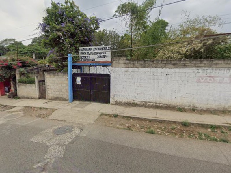 Evacúan escuela tras detonaciones de arma de fuego en Coatepec